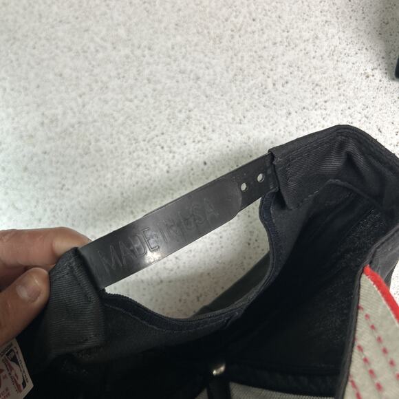 Vintage, Chicago Bulls, 1993 Three-Peat Championship, Snap Back Hat - Picture 5 of 5